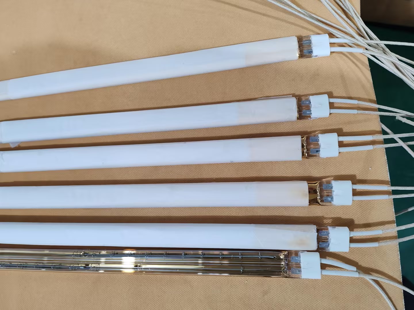 Customized 650mm 220V 600W Halogen Clear Heater Lamp